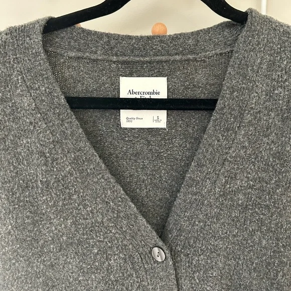 Abercrombie & Fitch Gray Cardigan - Picture 2 of 2